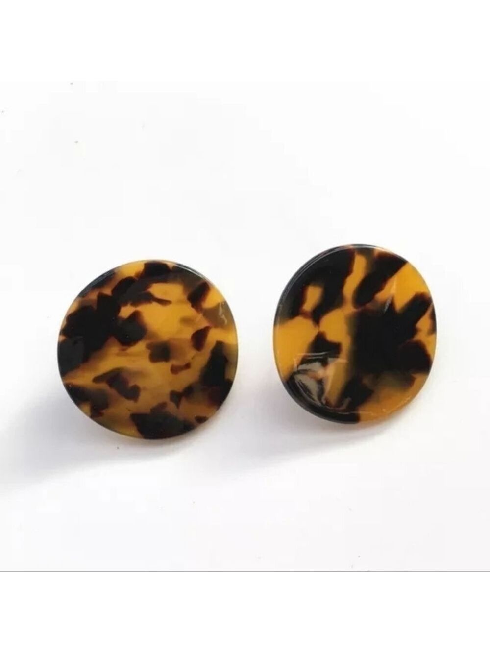 Tortoise shell button earrings - Picture 1 of 1